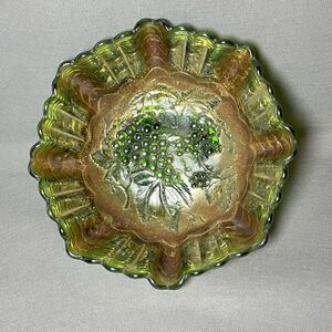 Vntg Green Imperial Glass Bowl Carnival Glass Green/Marigold Grape-Ruffled Edge